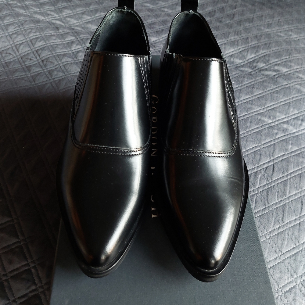 Hecho-En Portual Shoes From Spain New Never Worn Black Size 9.